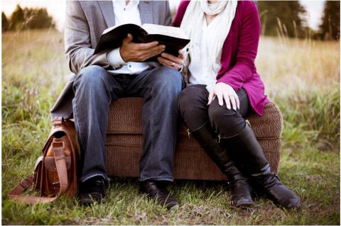 Samen Lezen, Samen praten - Ontmoet elkaar bij een verhaal © pixabay