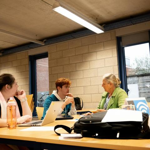 Digiworkshop: Vlot verplaatsen van bus tot fiets via je smartphone © Digibank Neteland
