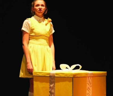 Klein Drama - Morgen is 1 keer slapen © Olympe Tits