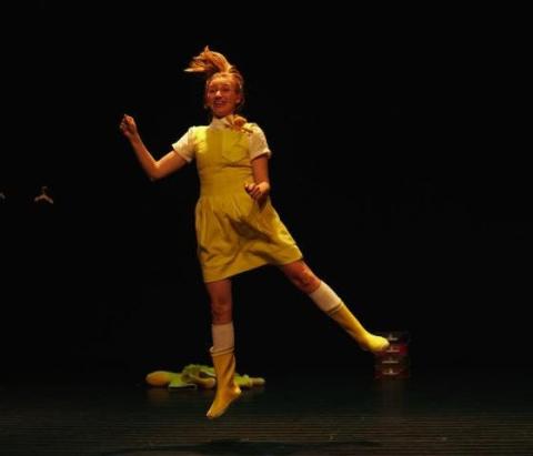 Klein Drama - Morgen is 1 keer slapen © Olympe Tits