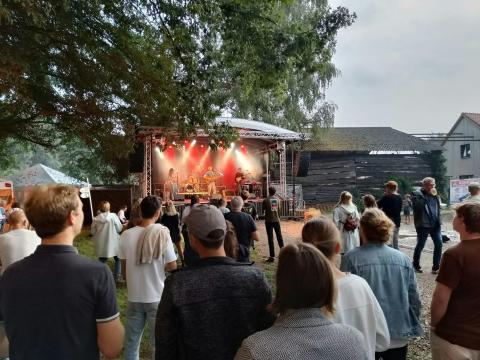 Donderse Dagen wijkt uit - Bernard en Mother Mercury © DD wijkt uit