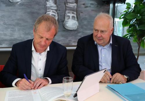 Ondertekening oprichtingsakte welzijnsvereniging