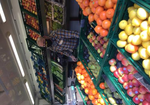 Marktkraam met groenten en fruit © Stad Herentals