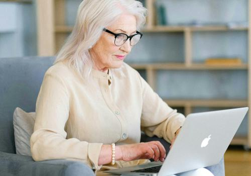 Digipunt 't Peeseeke - gratis hulp bij digitale vragen © Anna Shvets