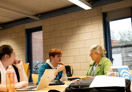 Digiworkshop: Vlot verplaatsen van bus tot fiets via je smartphone © Digibank Neteland