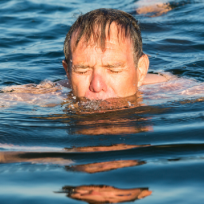 IJsbeerzwemmen in het Netepark